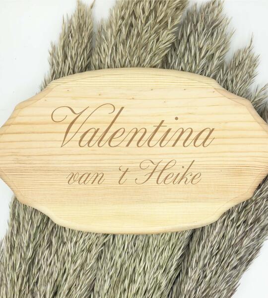 Naambordje in naturel grenenhout – met lasergravure